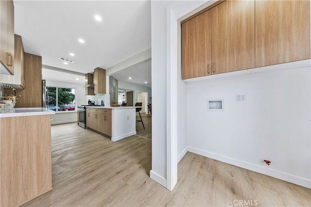13907 Wyandotte, Van Nuys, CA 91405