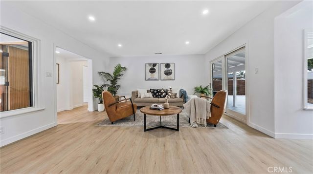 13907 Wyandotte, Van Nuys, CA 91405
