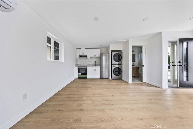 13907 Wyandotte, Van Nuys, CA 91405