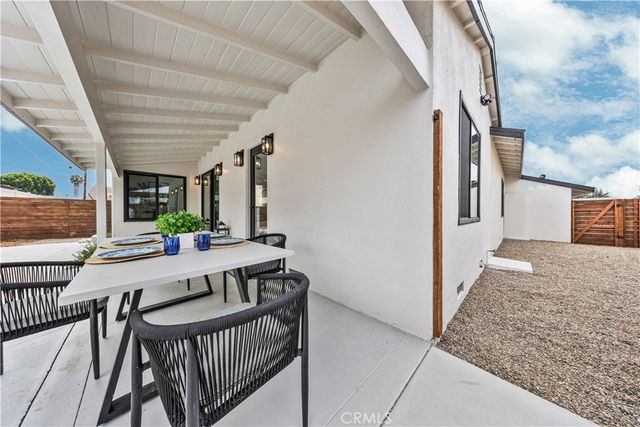 13907 Wyandotte, Van Nuys, CA 91405