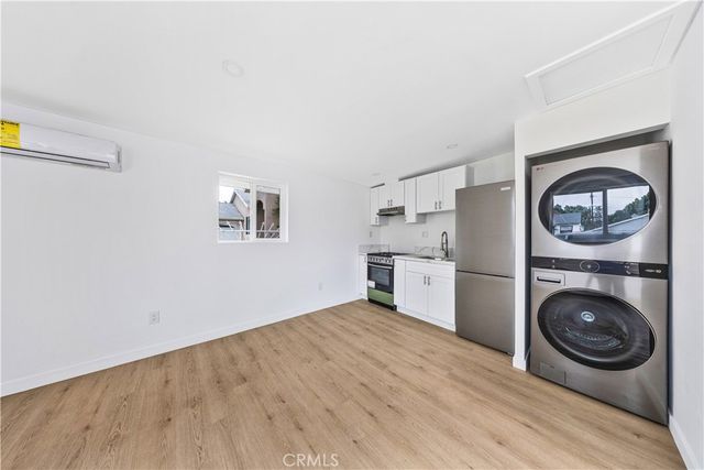 13907 Wyandotte, Van Nuys, CA 91405