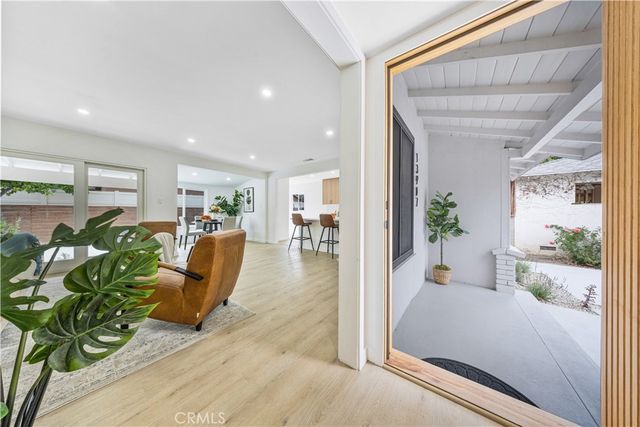 13907 Wyandotte, Van Nuys, CA 91405