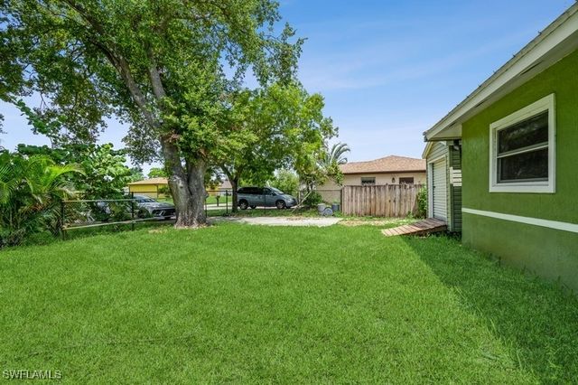 8091 San Carlos BLVD, Fort Myers, FL 33967