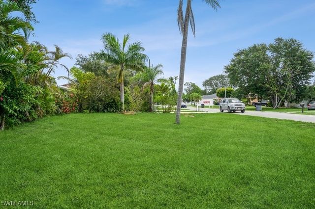 8091 San Carlos BLVD, Fort Myers, FL 33967