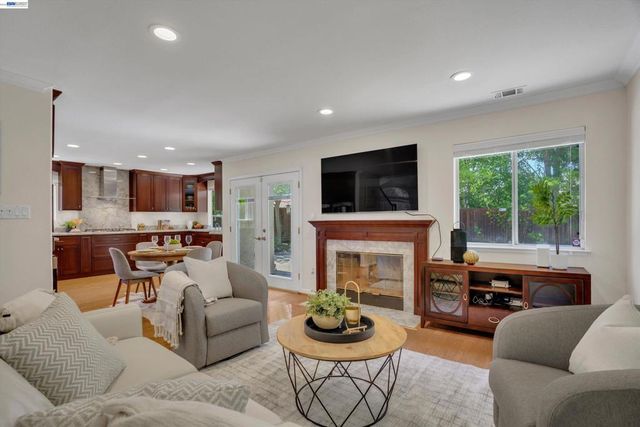 35 Sierra Ridge Ct, Danville, CA 94506