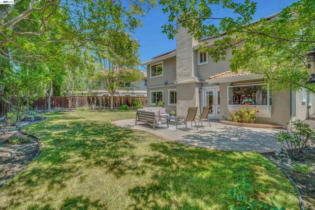 35 Sierra Ridge Ct, Danville, CA 94506