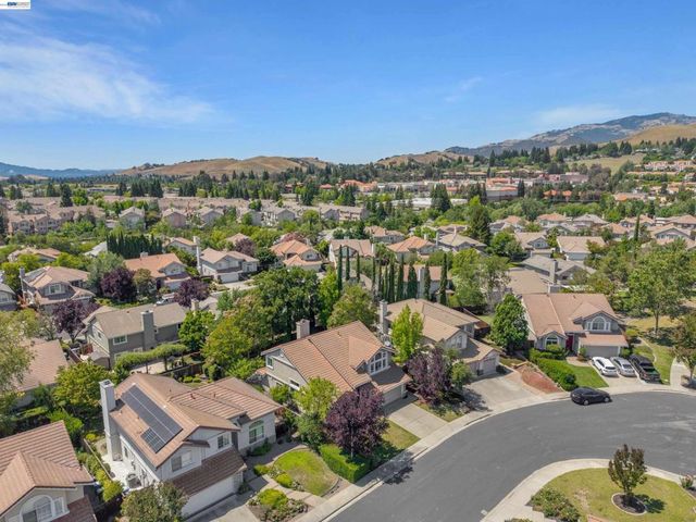 35 Sierra Ridge Ct, Danville, CA 94506