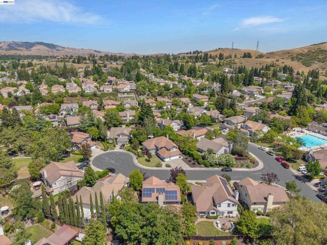 35 Sierra Ridge Ct, Danville, CA 94506