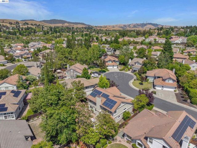 35 Sierra Ridge Ct, Danville, CA 94506