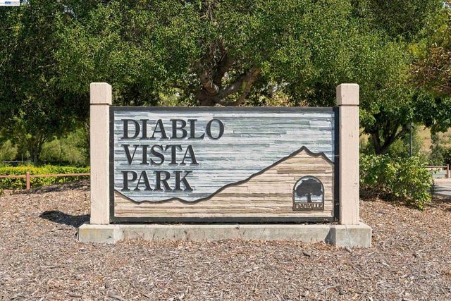 35 Sierra Ridge Ct, Danville, CA 94506