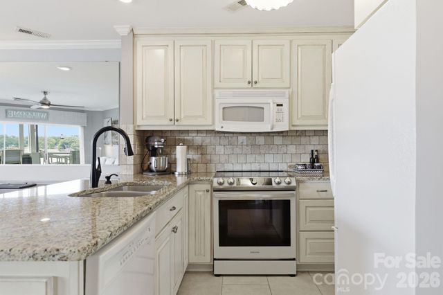 2121 Regatta Lane 303, Denver, NC 28037