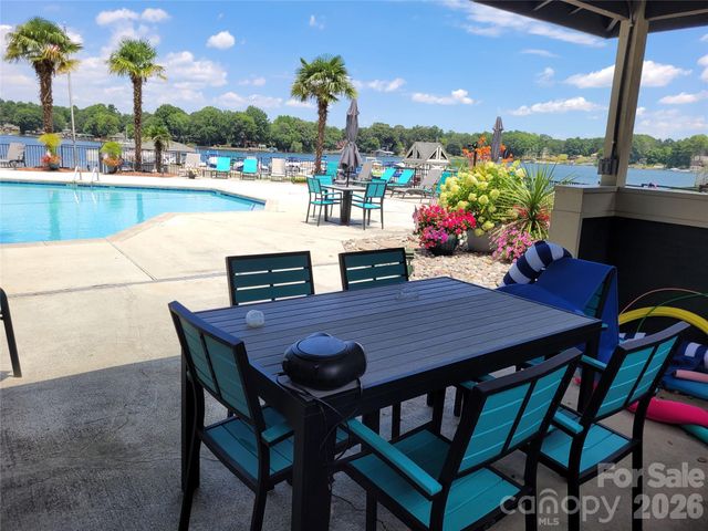 2121 Regatta Lane 303, Denver, NC 28037