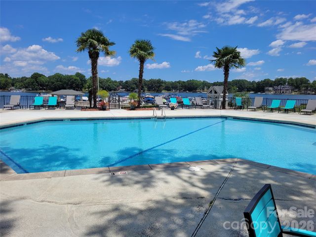 2121 Regatta Lane 303, Denver, NC 28037