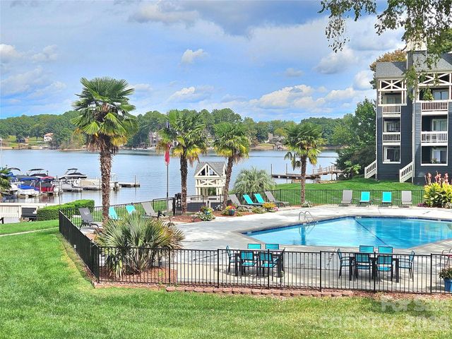 2121 Regatta Lane 303, Denver, NC 28037