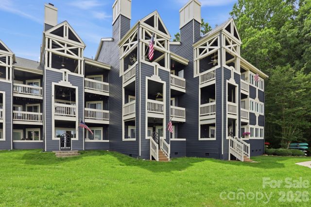 2121 Regatta Lane 303, Denver, NC 28037