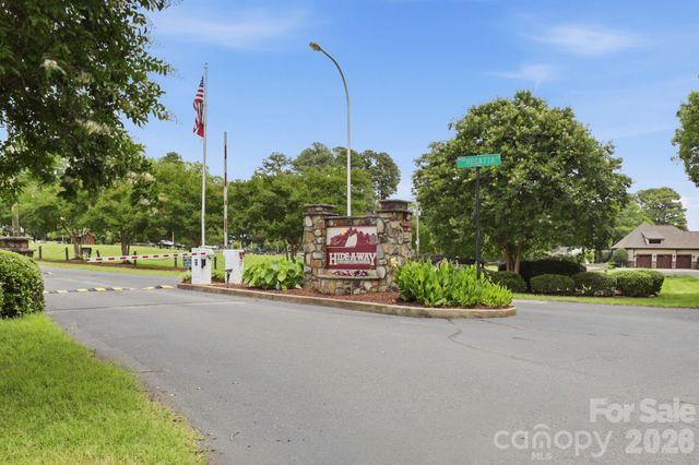 2121 Regatta Lane 303, Denver, NC 28037