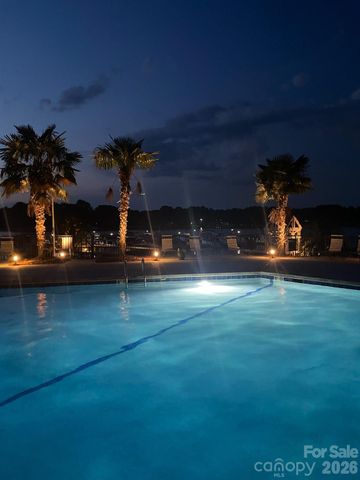 2121 Regatta Lane 303, Denver, NC 28037