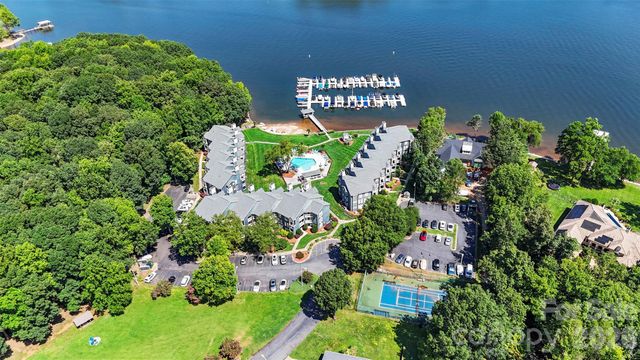 2121 Regatta Lane 303, Denver, NC 28037