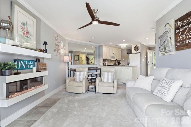 2121 Regatta Lane 303, Denver, NC 28037