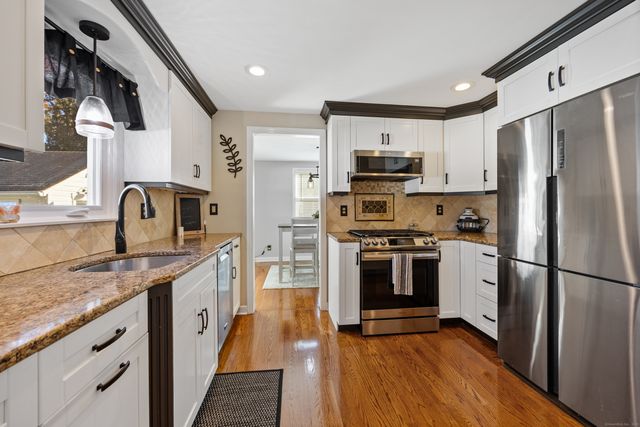 14 Wildwood Road, Cromwell, CT 06416