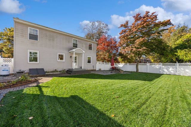 14 Wildwood Road, Cromwell, CT 06416