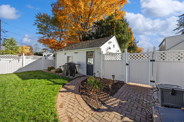 14 Wildwood Road, Cromwell, CT 06416