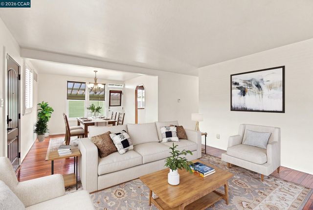 689 Linda Mar Blvd, Pacifica, CA 94044