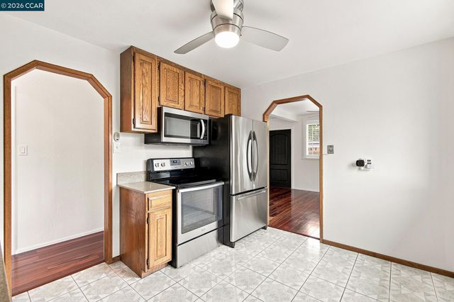 689 Linda Mar Blvd, Pacifica, CA 94044