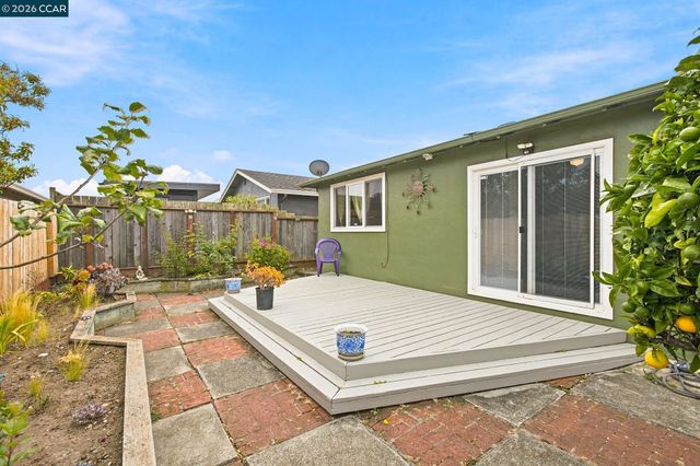 689 Linda Mar Blvd, Pacifica, CA 94044