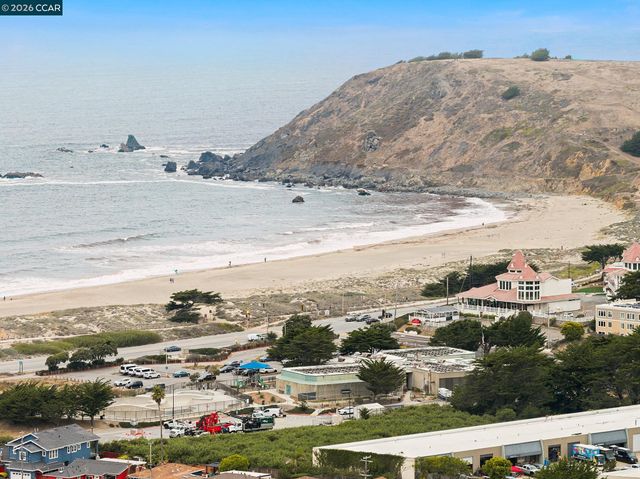 689 Linda Mar Blvd, Pacifica, CA 94044