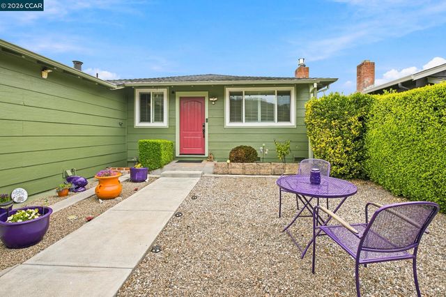 689 Linda Mar Blvd, Pacifica, CA 94044