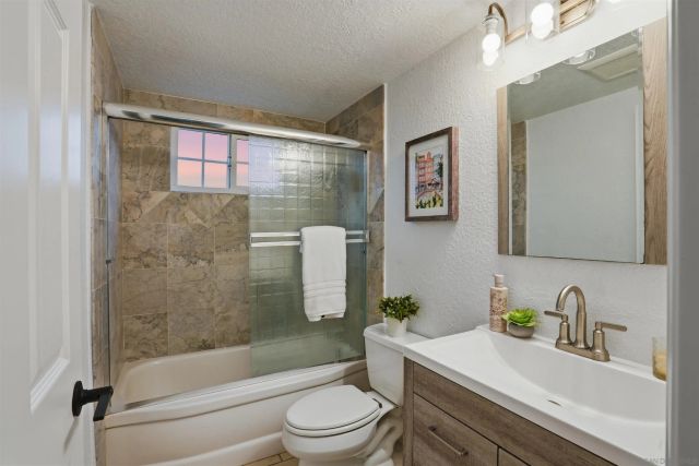 1806 Stewart St, Oceanside, CA 92054