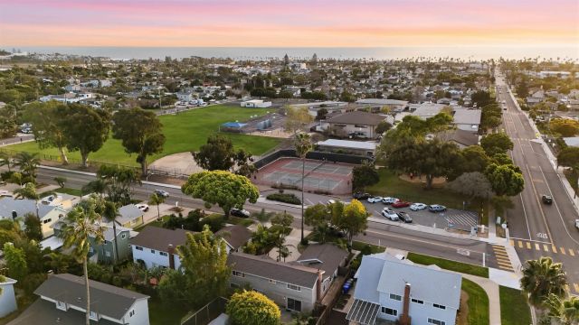 1806 Stewart St, Oceanside, CA 92054
