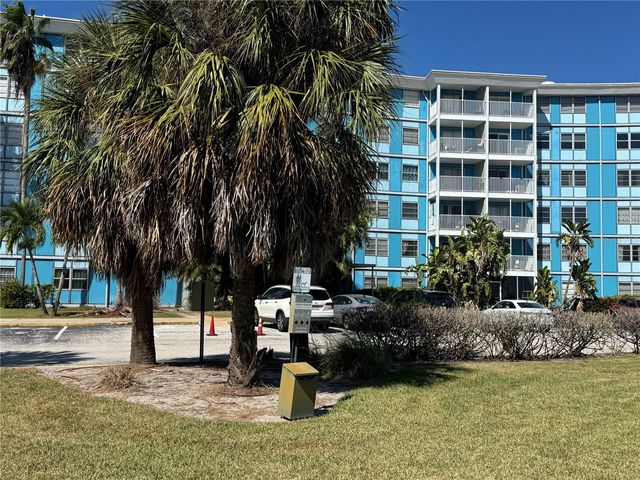 3315 58TH AVENUE S 201, St Petersburg, FL 33712