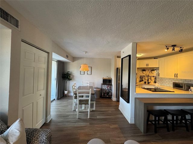 3315 58TH AVENUE S 201, St Petersburg, FL 33712