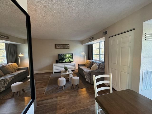 3315 58TH AVENUE S 201, St Petersburg, FL 33712