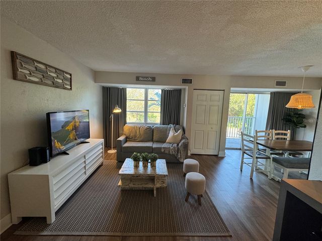 3315 58TH AVENUE S 201, St Petersburg, FL 33712