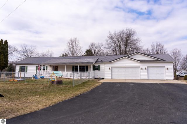 28 W Broomfield Road, Mt Pleasant, MI 48858