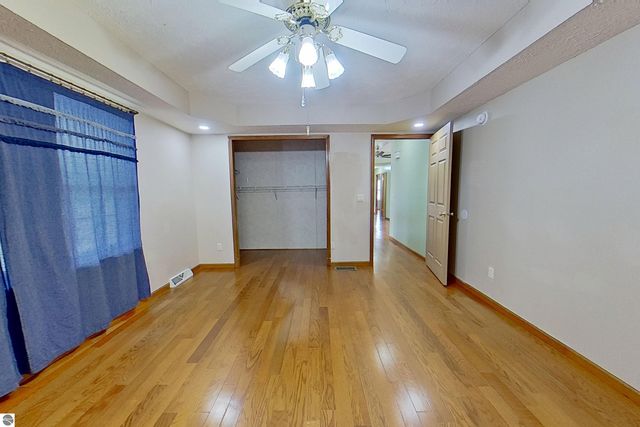 28 W Broomfield Road, Mt Pleasant, MI 48858