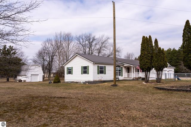 28 W Broomfield Road, Mt Pleasant, MI 48858