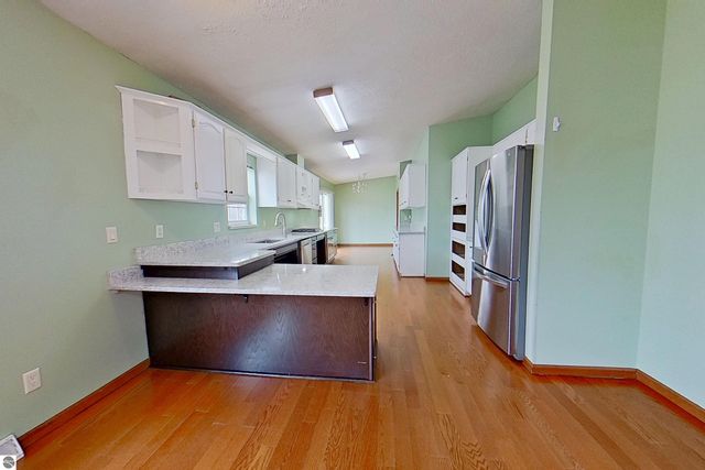 28 W Broomfield Road, Mt Pleasant, MI 48858