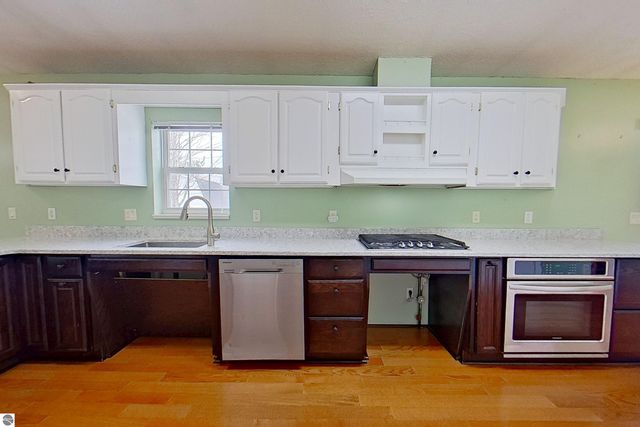 28 W Broomfield Road, Mt Pleasant, MI 48858