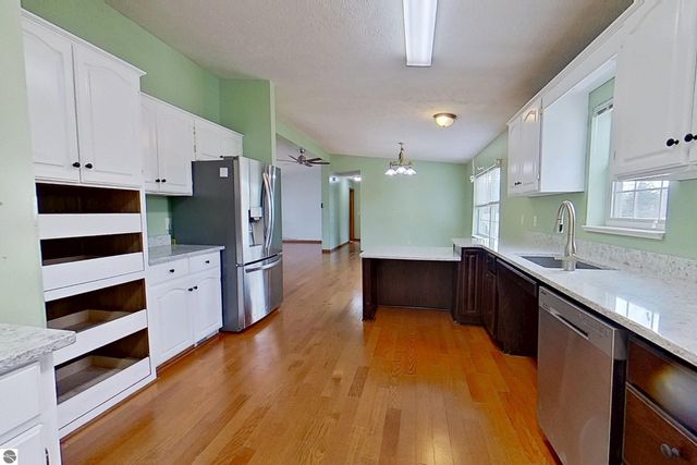 28 W Broomfield Road, Mt Pleasant, MI 48858