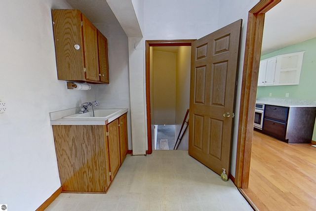 28 W Broomfield Road, Mt Pleasant, MI 48858