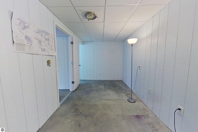 28 W Broomfield Road, Mt Pleasant, MI 48858