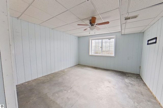 28 W Broomfield Road, Mt Pleasant, MI 48858