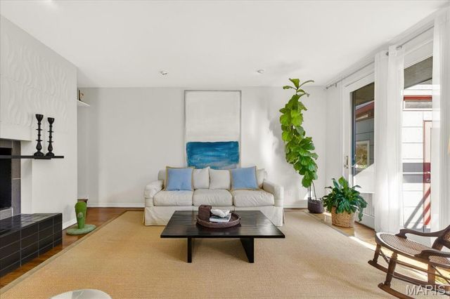 1248 Laclede Station Road, Richmond Heights, MO 63117