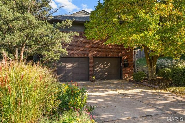 1248 Laclede Station Road, Richmond Heights, MO 63117