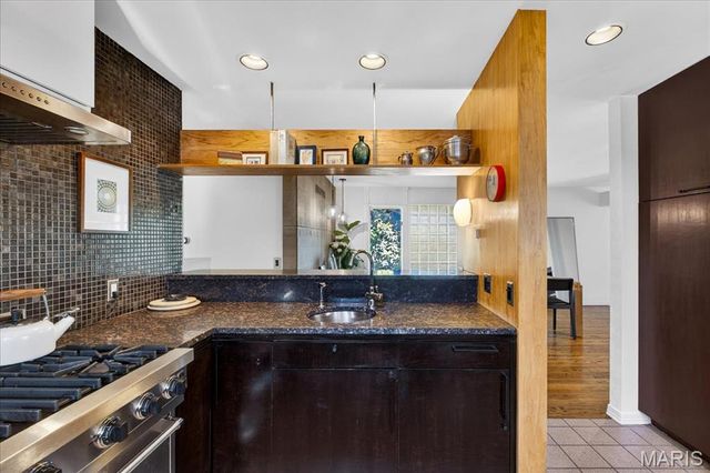 1248 Laclede Station Road, Richmond Heights, MO 63117