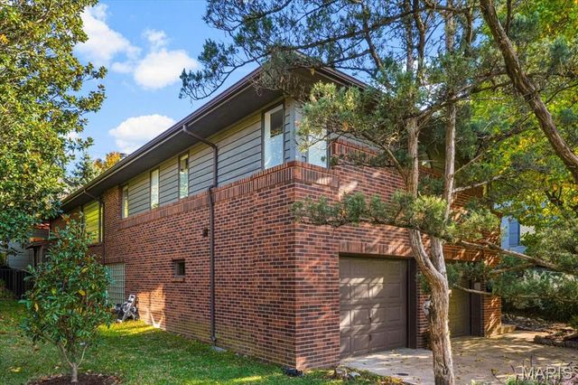 1248 Laclede Station Road, Richmond Heights, MO 63117